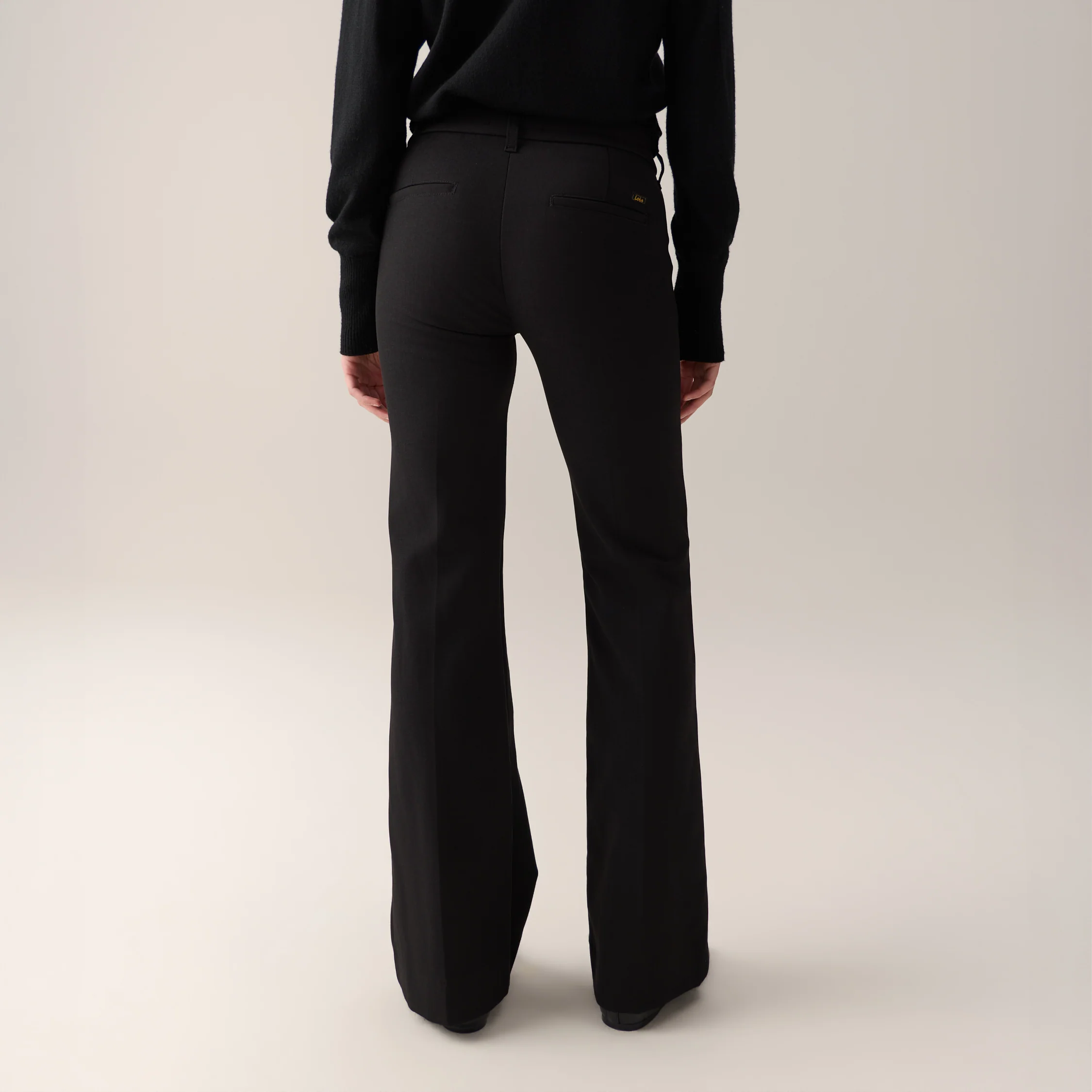 Silvia Suple - Image 11