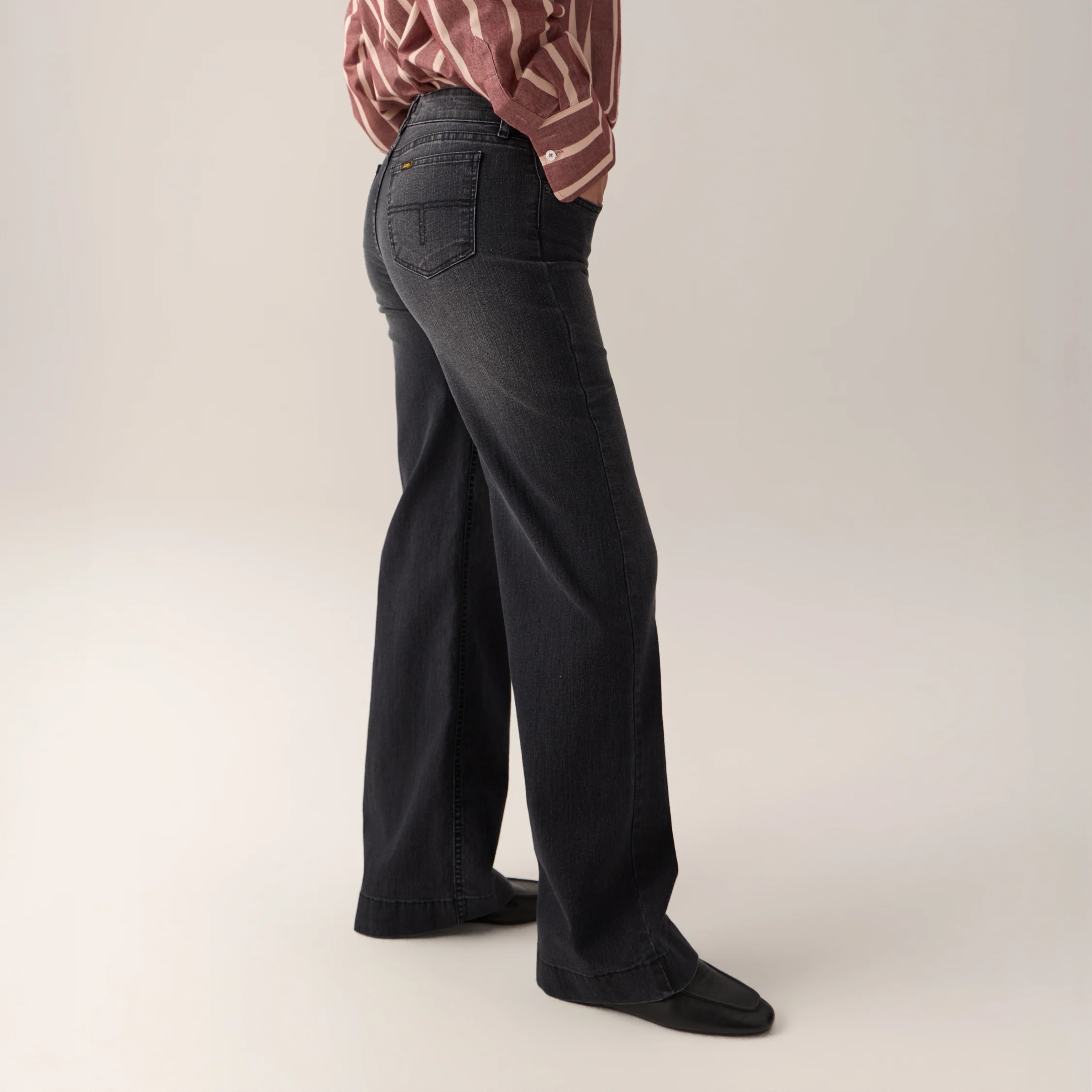 Lorna - Image 4