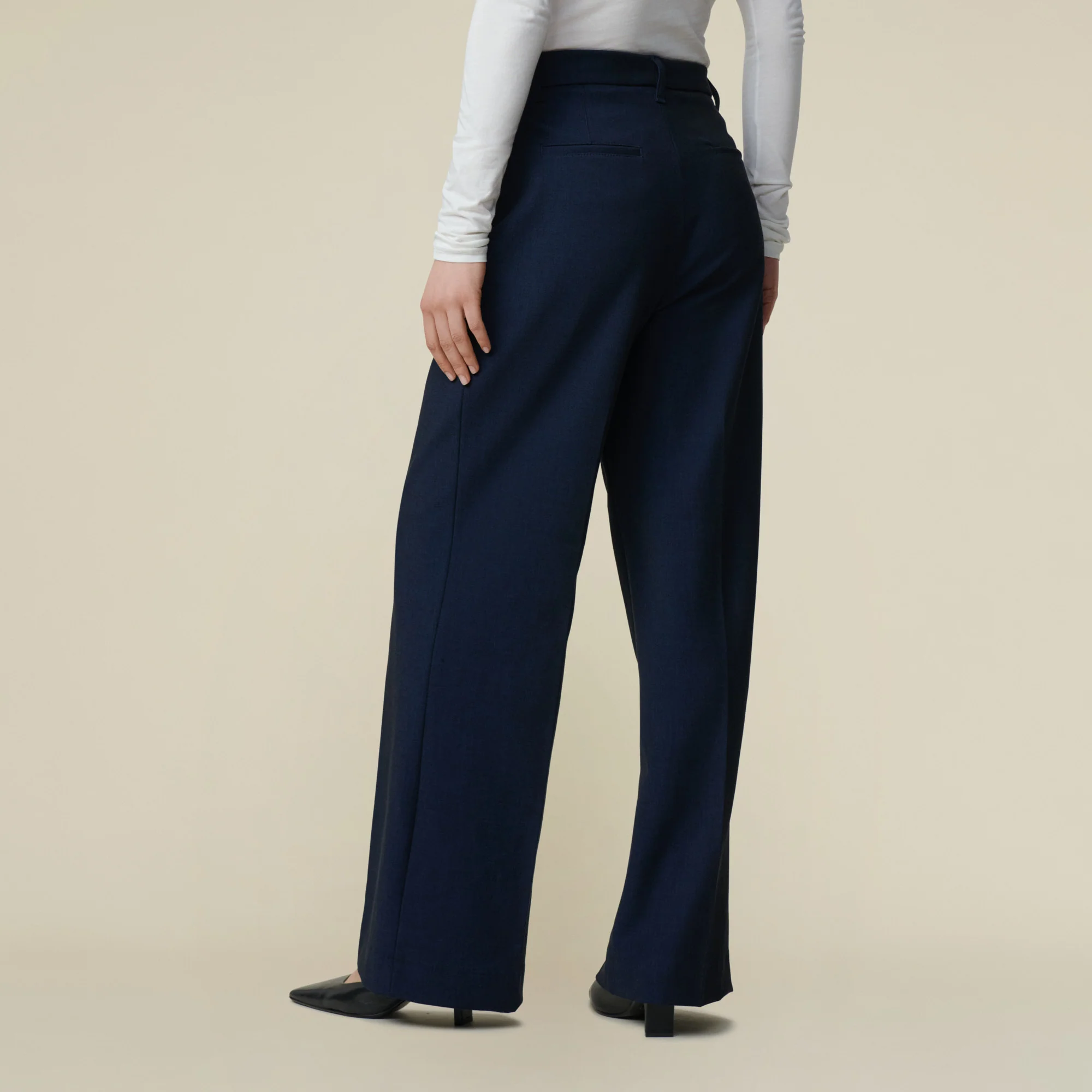 Wanda Suit - Image 10